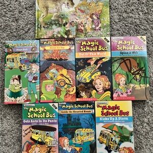 Scholastic’s The Magic School Bus VHS Lot of 7 + Book Set for Kids + clear cases